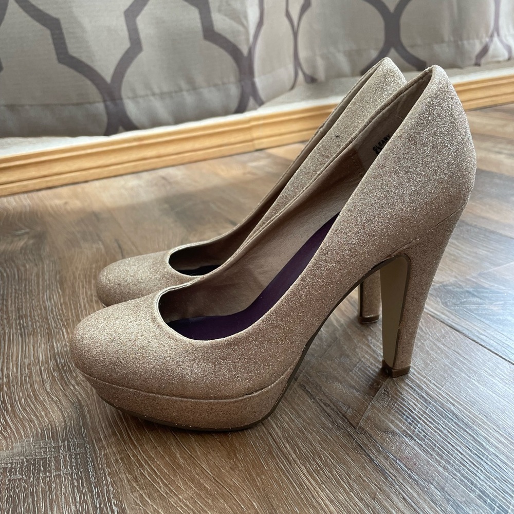Madden Girl Champagne Sparkly Pumps